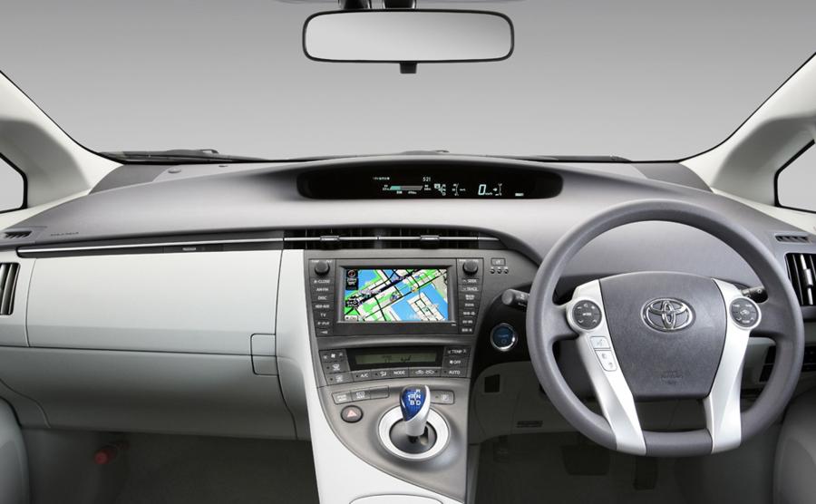  Toyota Prius Plug-In Hybrid 2010 года  (фото 4 из 10)